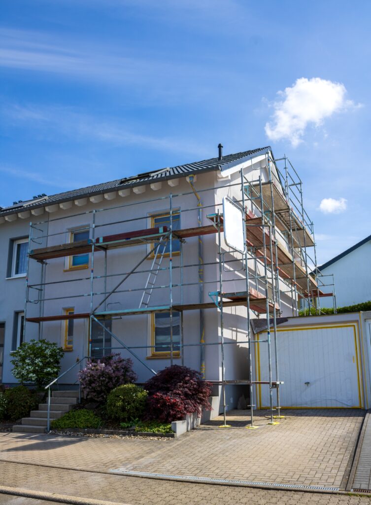 Mit professionellem Gerüstbau Kassel zu einem schöneren Ort machen